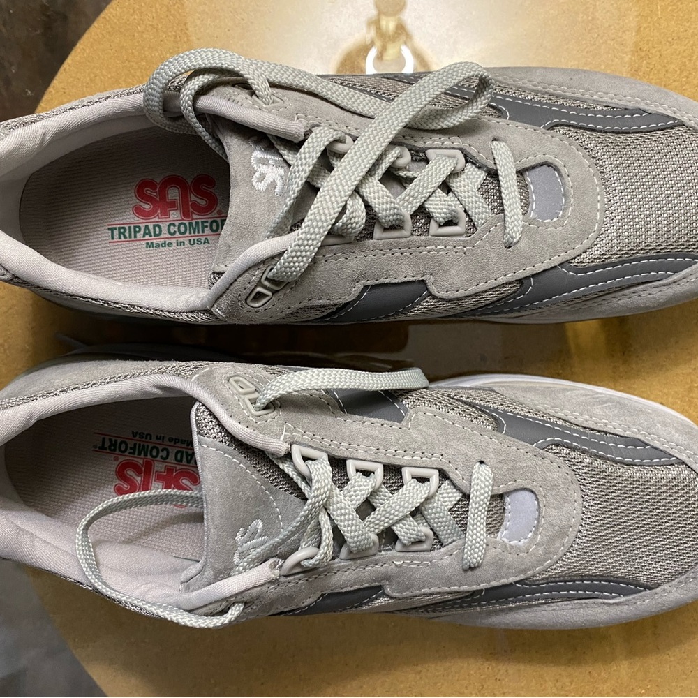 Sas gray suede tennis shoes m size 11m new